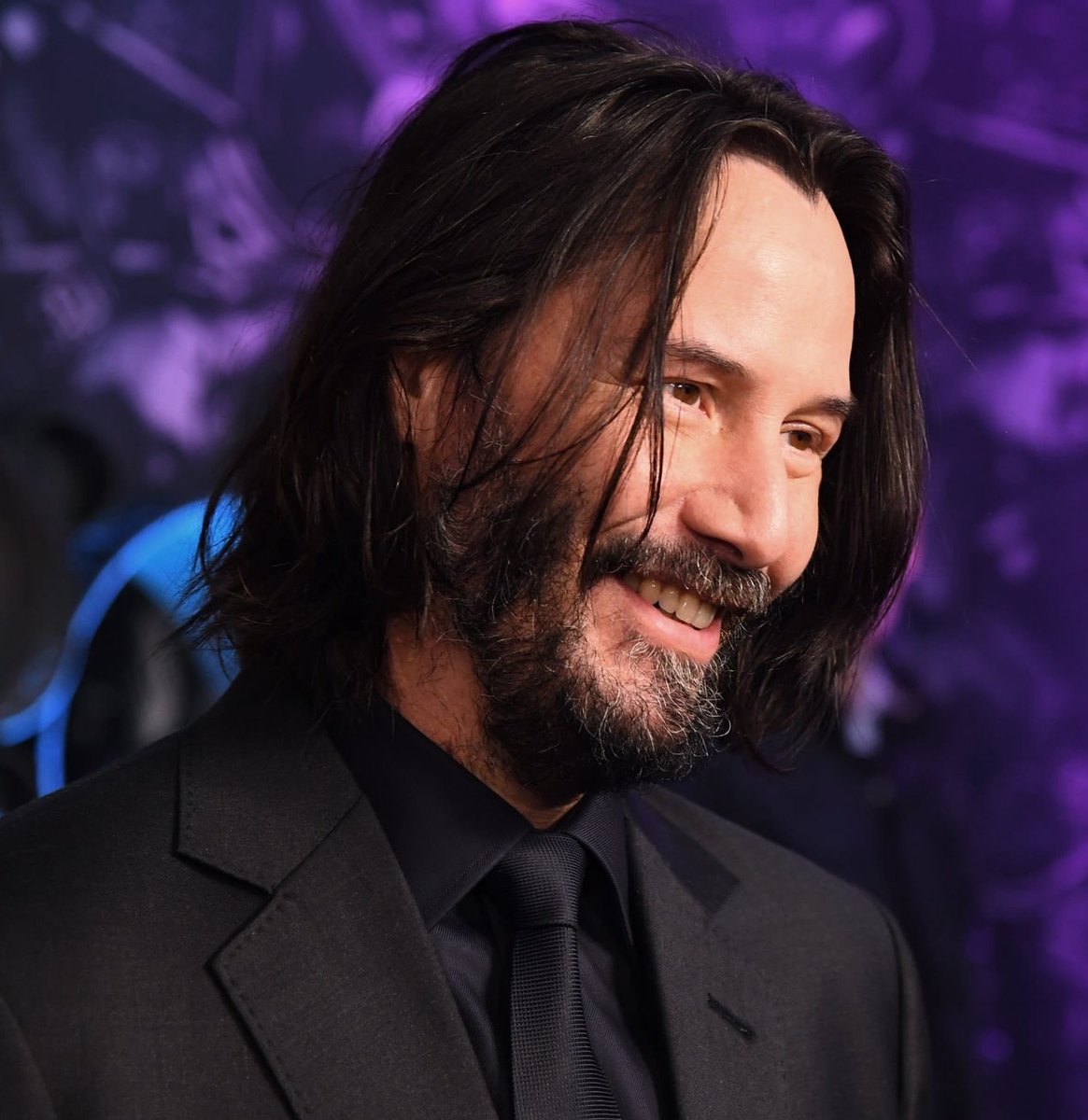 partygirlu2's tweet photo. when you touch keanu reeves https://t.co/feA1e9EcYY