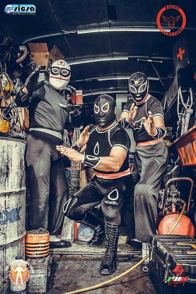 HBlackMan7's tweet photo. LOS FANTÁSTICOS JRS SEGUNDA VERCION!!#Avispon Negro Jr #Kendo Jr #Hijo de Black man . https://t.co/Nfz8K0qnKC