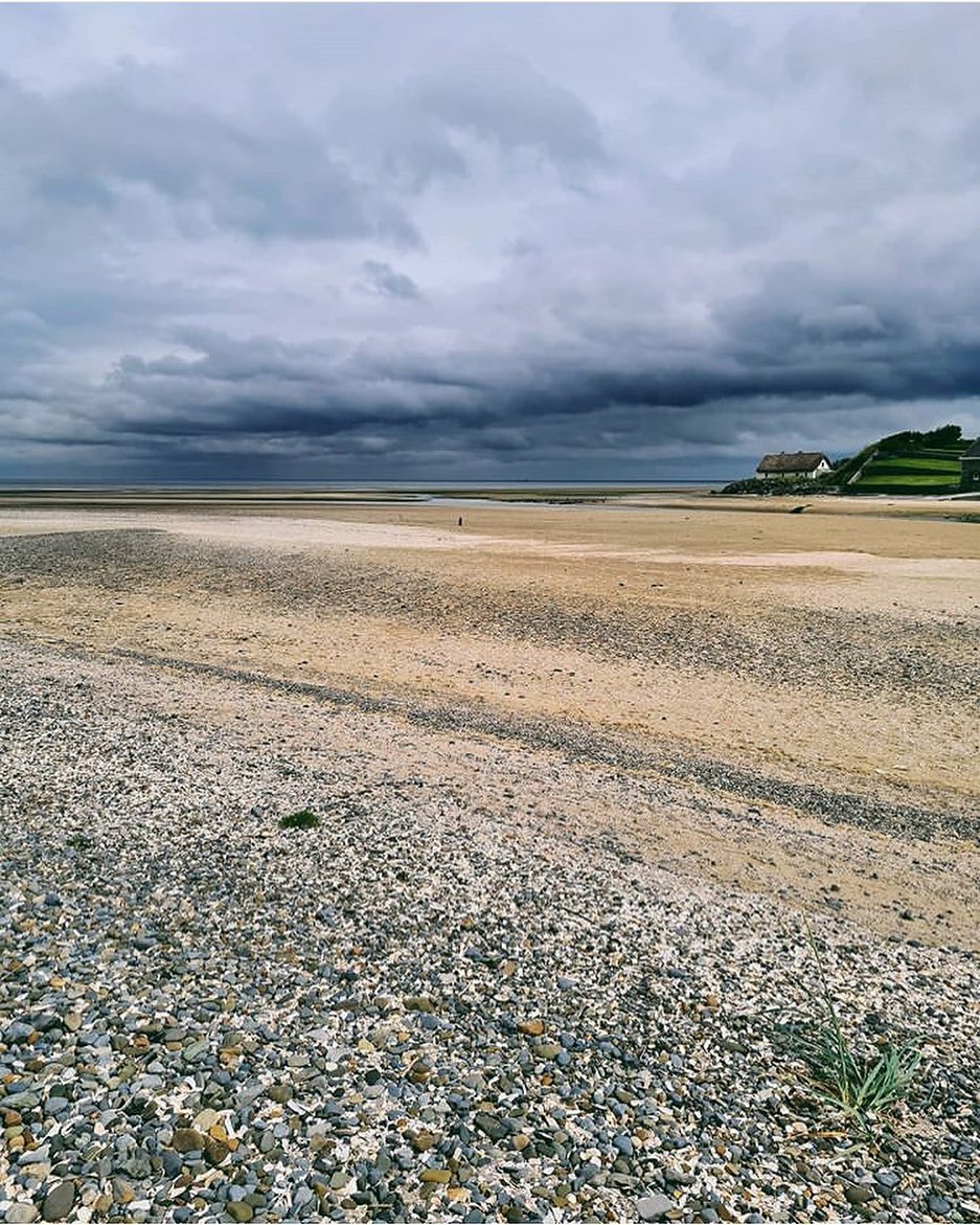 irelandcalling1's tweet photo. Laytown beach looks cinematic in vastness in this photo by @nasza_wedrowka doesn’t it?

#ireland #irelandcalling https://t.co/6Y4Zx20acY