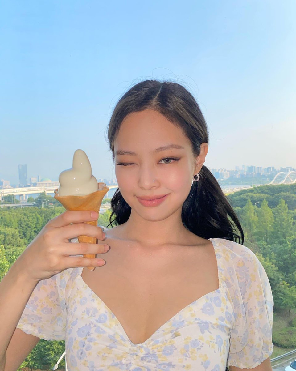 jennie tweet media