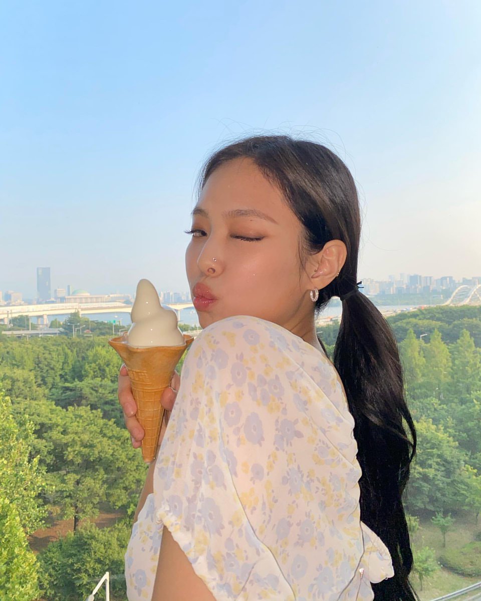 jennie tweet media