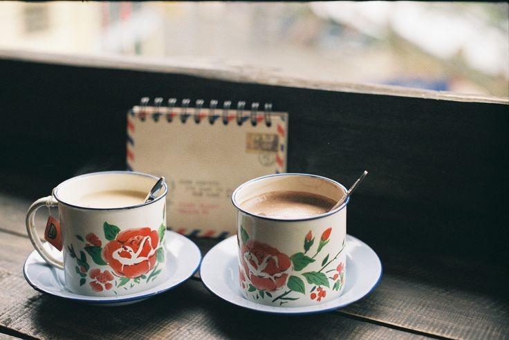 우정도 분명히 
주고받는 게 있어야 한다. 

그게 경청이든, 시간이든, 
밥 한 끼나 커피 한 잔이든, 
연락이든, 사소한 도움이거나 
큰 도움이든, 좋은 기운이든. 

그래야 오래간다.

계산적으로 굴라는 뜻이 아니다.