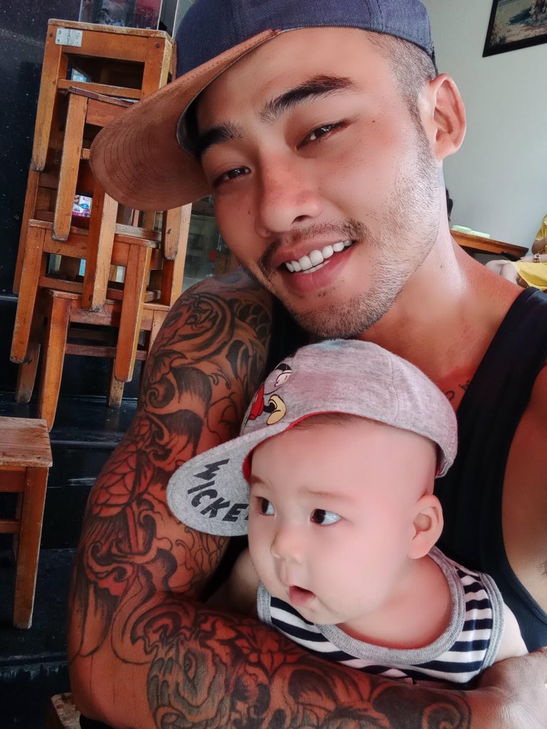 Ken2cm's tweet photo. Co ai muôn làm mẹ cua con ko . #bố con cân vợ nhe các chú ơi https://t.co/GcZhlnV8xa