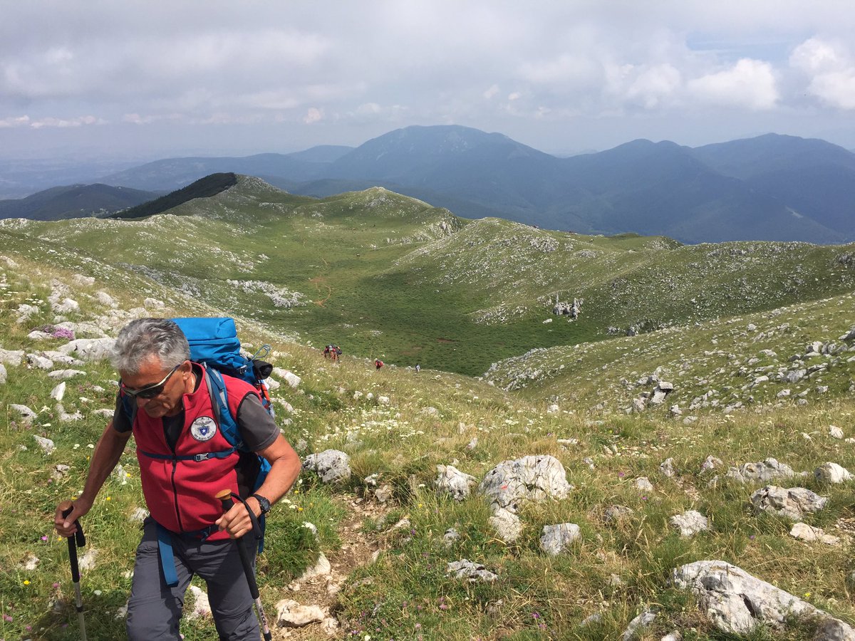 Molisetrekking's tweet photo. Sabato si è concluso un viaggio a piedi di cinque giorni sul Matese.
È stato un cammino faticoso, avventuroso, pieno di emozioni, paesaggi mozzafiato, natura selvaggia, silenzio e ottima compagnia.
Grazie a chi ha scelto il Molise ed è entrato nell’anima di questo territorio. https://t.co/GP9ockGaDo