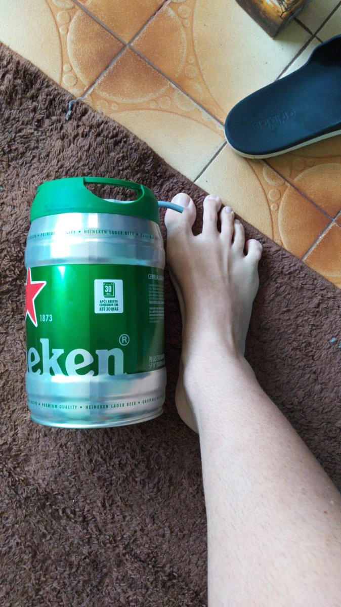 mastersize22's tweet photo. That’s a big real alpha foot size 21us.  #size21 #bigfeet #bigfoot #giantfeet #giantfoot #tallman #bigguy #macrophilia #cashmaster #cashpig #cashslave #findom #paypig #worshipmyfeet #biggestfeet #malefeet #titan #footfetish #master #footmaster #feetmaster #musclefeet #obeyme https://t.co/X1tsOnFMk8