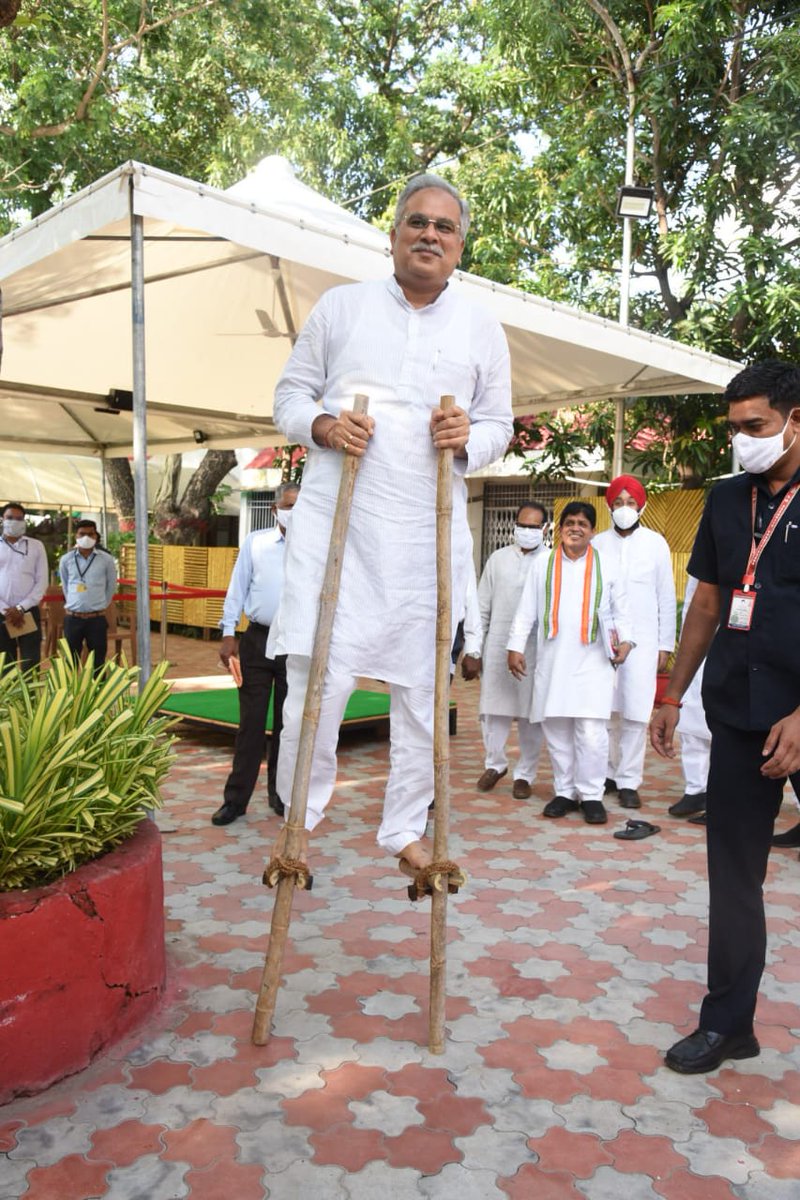 bhupeshbaghel's tweet photo. चढ़बो गेड़ी #NavaCGHareli2020 https://t.co/P3DmqbrplZ
