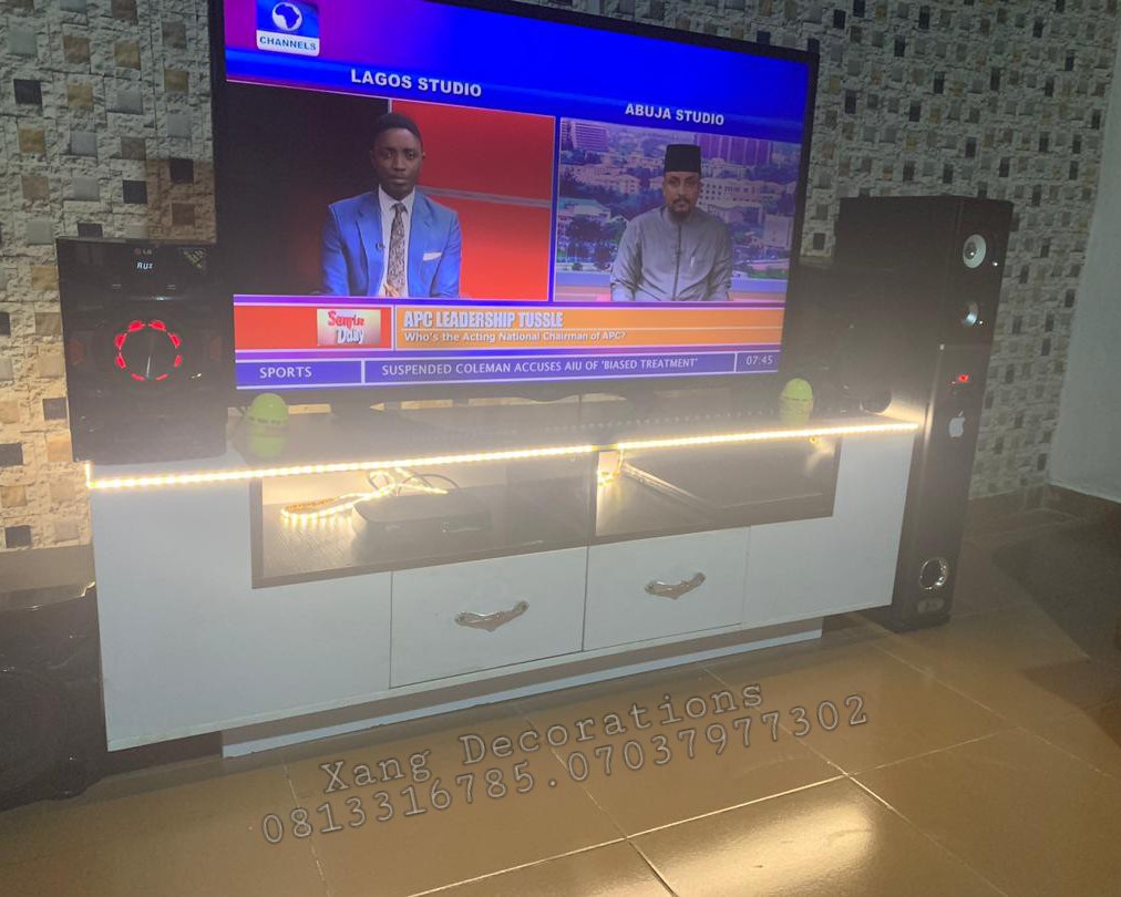 xangdecorations's tweet photo. TV Console.

Size: 40cm × 152cm × 43cm

Color: White

#MondayMotivation #xangdecorations #xangdecor #interiordesignlovers #instagood #soft #decor #mediaconsole #furniture https://t.co/KITWR2Z2HC
