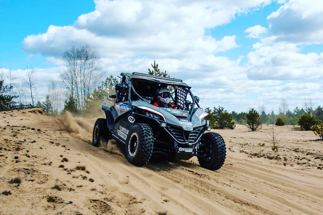 cfmotoracing's tweet photo. CFMOTO ZFORCE 1000 SPORT LOW RIDER 😁
#cfmotoracingteam #cfmotofactoryracingteam #ironbaltic #ironbalticatvaccessories #itptires #liquimoly #specialistplius @tukadatech #perlas #perlodraudimas #race #sand #SSV #ssvrace #atv #atvrace #Endurorally #cfmoto #racecar #race #sand https://t.co/v9zOZPV1XJ