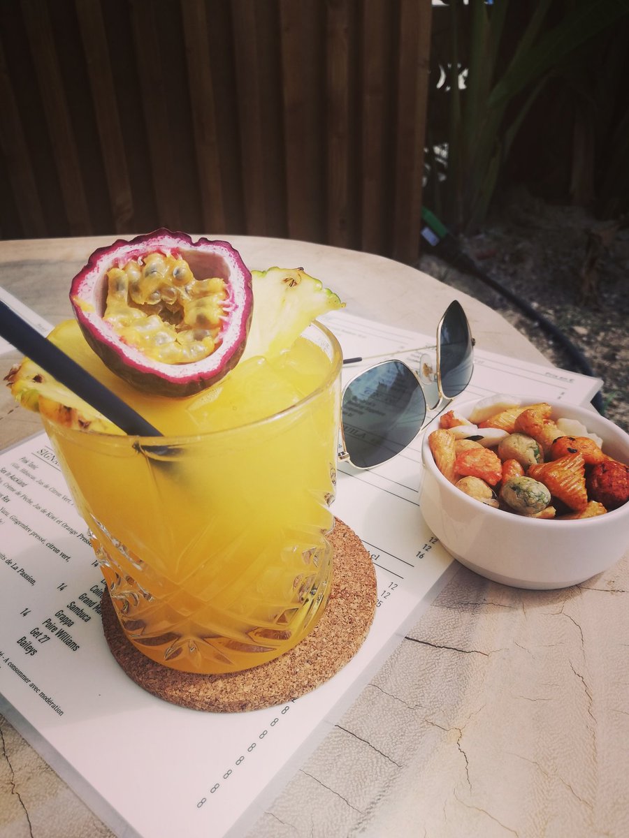 IsaBattarel's tweet photo. Petite #playa à #beaulieusurmer    #cotedazur #africanqueenbeaulieu #batikplage 😎🐋🏊‍♂️🍹
#cotedazurtourisme
#frenchriviera  #enjoy #life  #cocktail #tourism #CotedAzurFrance #onatousbesoindusud #departement06
#Vacances https://t.co/2Y1bD27sNz