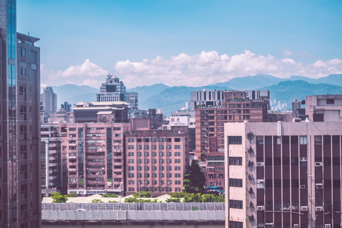 ki_little's tweet photo. Starting the next chapter with a two week hotel ISO in Taipei. Can't wait to get out and explore those mountains! https://t.co/mWDVee1wop