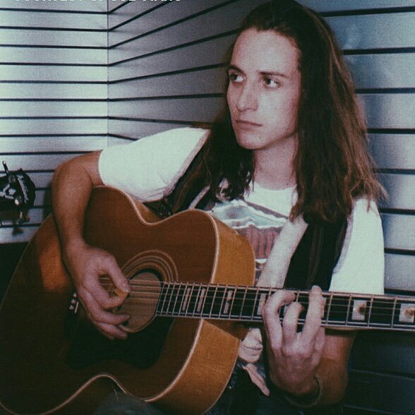 Happy birthday Stone Gossard, a Pearl Jam founding father! 