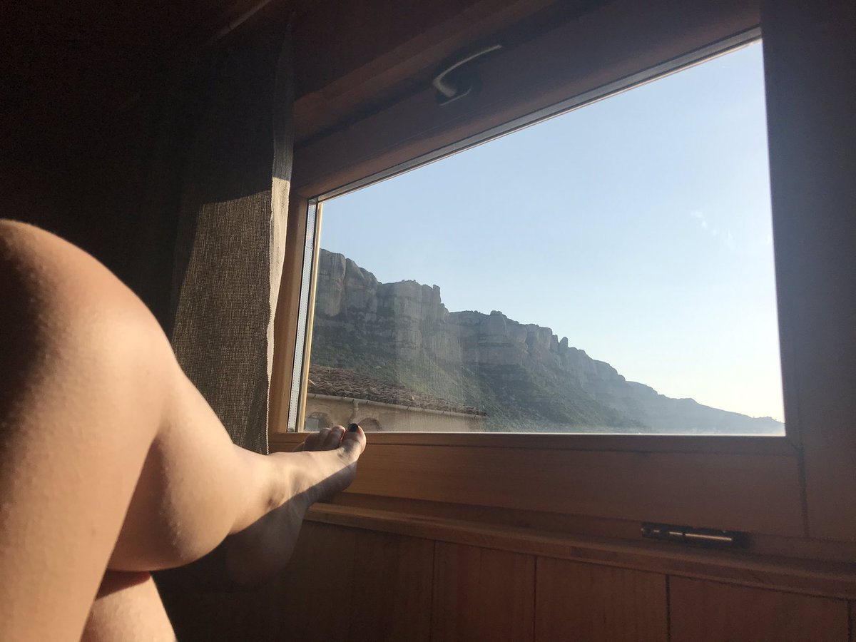 Lleonera's tweet photo. #BonDia #Priorat 💙🤘🏻 https://t.co/YRdzg40qf0