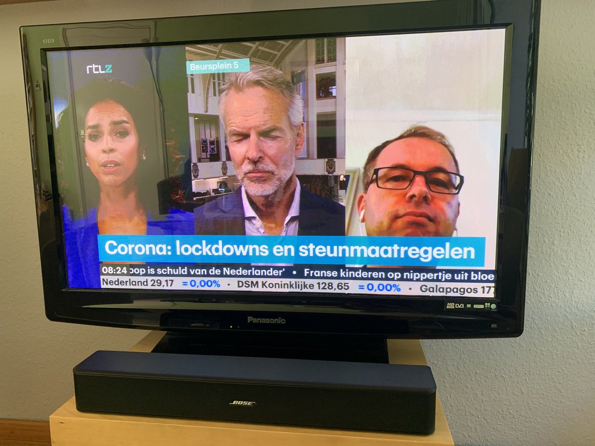 GeorgeFreriks's tweet photo. Kan er nou niemand bij @RTLZ zeggen tegen die man van @Aegon dat die zijn laptop wat hoger moet zetten, dit ziet er toch niet uit.. https://t.co/tUOUyLyLO3