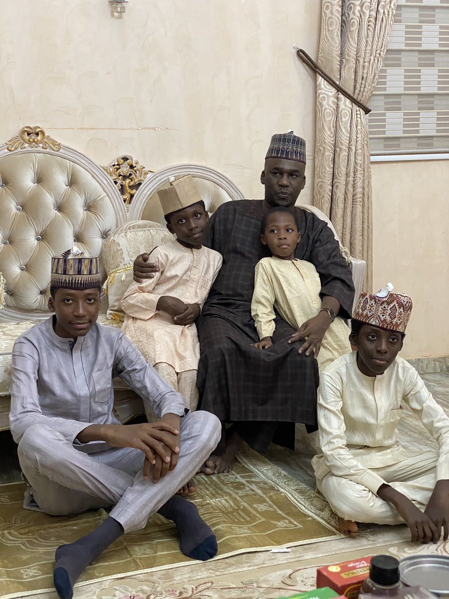 GarkuwanAKKO's tweet photo. Thanks for the visit His Royal Highness the Emir Of Gombe Dr Abubakar Shehu Abubakar the 3rd. The way u made my family happy for taking time to personally visit us, may Allah continue to make u happy and protect u 4ever https://t.co/RdtkZOL1Oz
