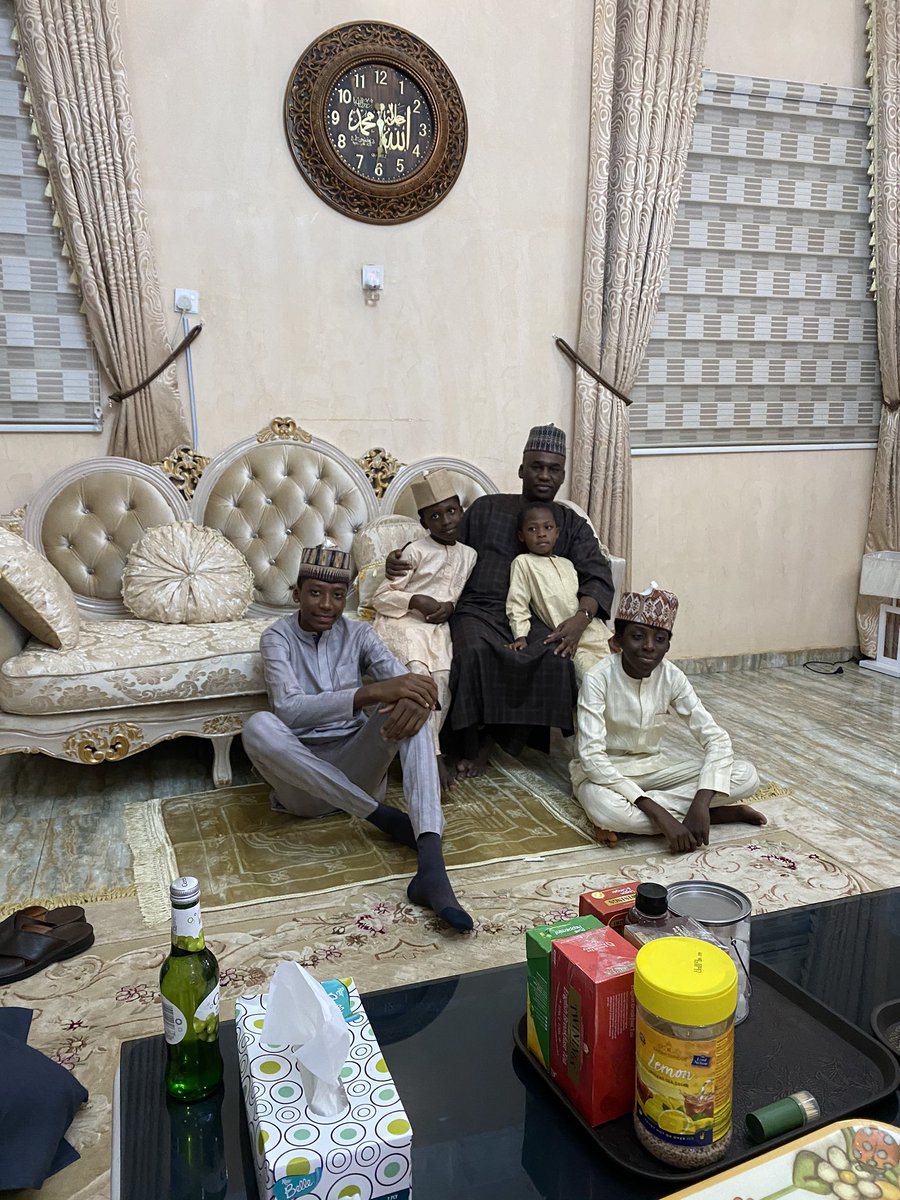 GarkuwanAKKO's tweet photo. Thanks for the visit His Royal Highness the Emir Of Gombe Dr Abubakar Shehu Abubakar the 3rd. The way u made my family happy for taking time to personally visit us, may Allah continue to make u happy and protect u 4ever https://t.co/RdtkZOL1Oz