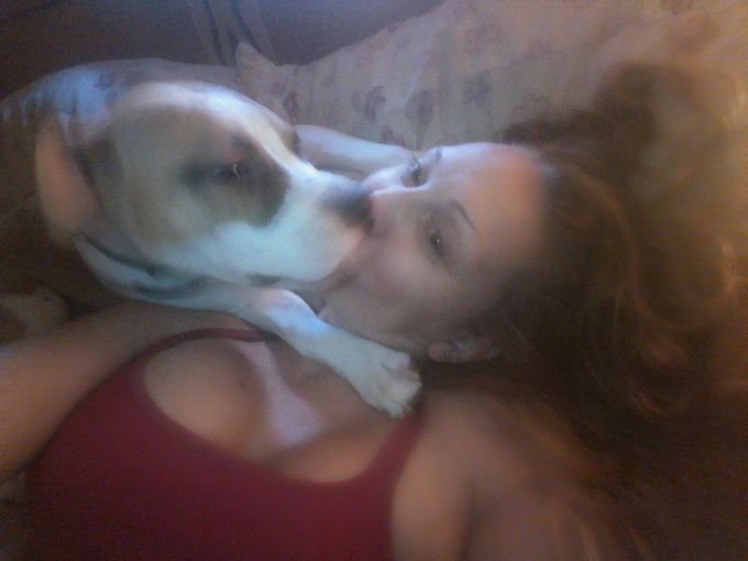 Buenos d&iacute;as mis bichitos hoy despert&eacute; as&iacute; jajajajaja m&aacute;s bien me despertaron ella hoy es la protagonista<a href="/tag/skype"class="tags"><span>#skype</span></a>