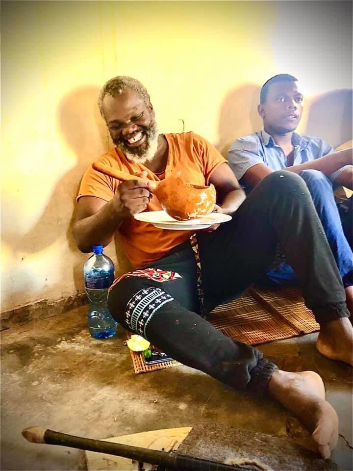 luyandamadope's tweet photo. An Ode To Azania 🎂❤️✊🏿 Kukhula Mbuso Khoza YONWABA. Remember to Laugh and Sing.
So when I was teaching this guy how to play FIFA games he was teaching me about his LIFE. This guy here in an IMPROVISER ❤️✊🏿🔥YIMVUMI YOMTHONYAMA. Happy birthday nyana kaZilindile.#TheFormation https://t.co/Etovh1WnoZ