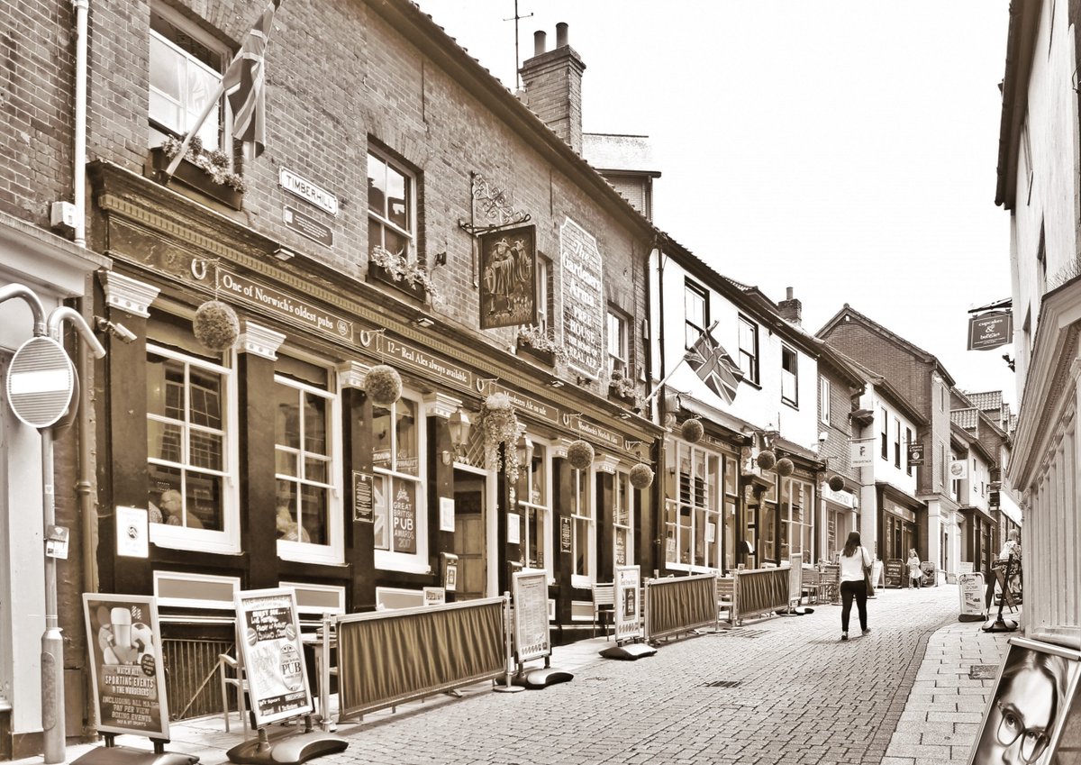 fleetstreetguru's tweet photo. #Timberhill, #Norwich, England, before the Covid-19 #lockdown  #mono #blackandwhitephotography  #blackandwhite: https://t.co/k7vl59Pwku https://t.co/VIGPU0IxtM