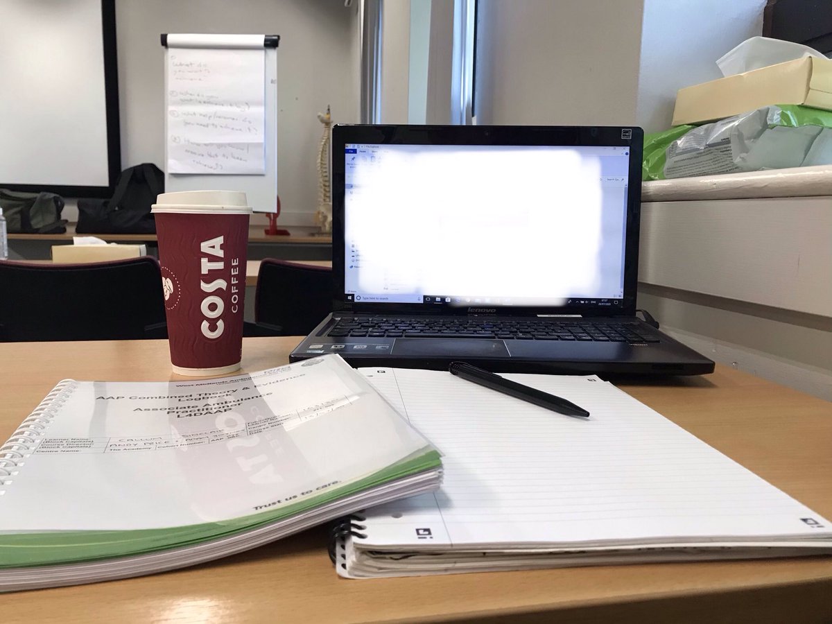 wmasCallumS's tweet photo. Good Morning Twitter! 🩺💉
After a lovely weekend off, I’m back to the classroom and it’s Week 2 of the #traineeAAP course! I’m settling in well to the course but it will be an intense next few months in the classroom! But we’ve got this! 👍😁
#teamWMAS #progression #myjourney https://t.co/8Aln3mfLKS