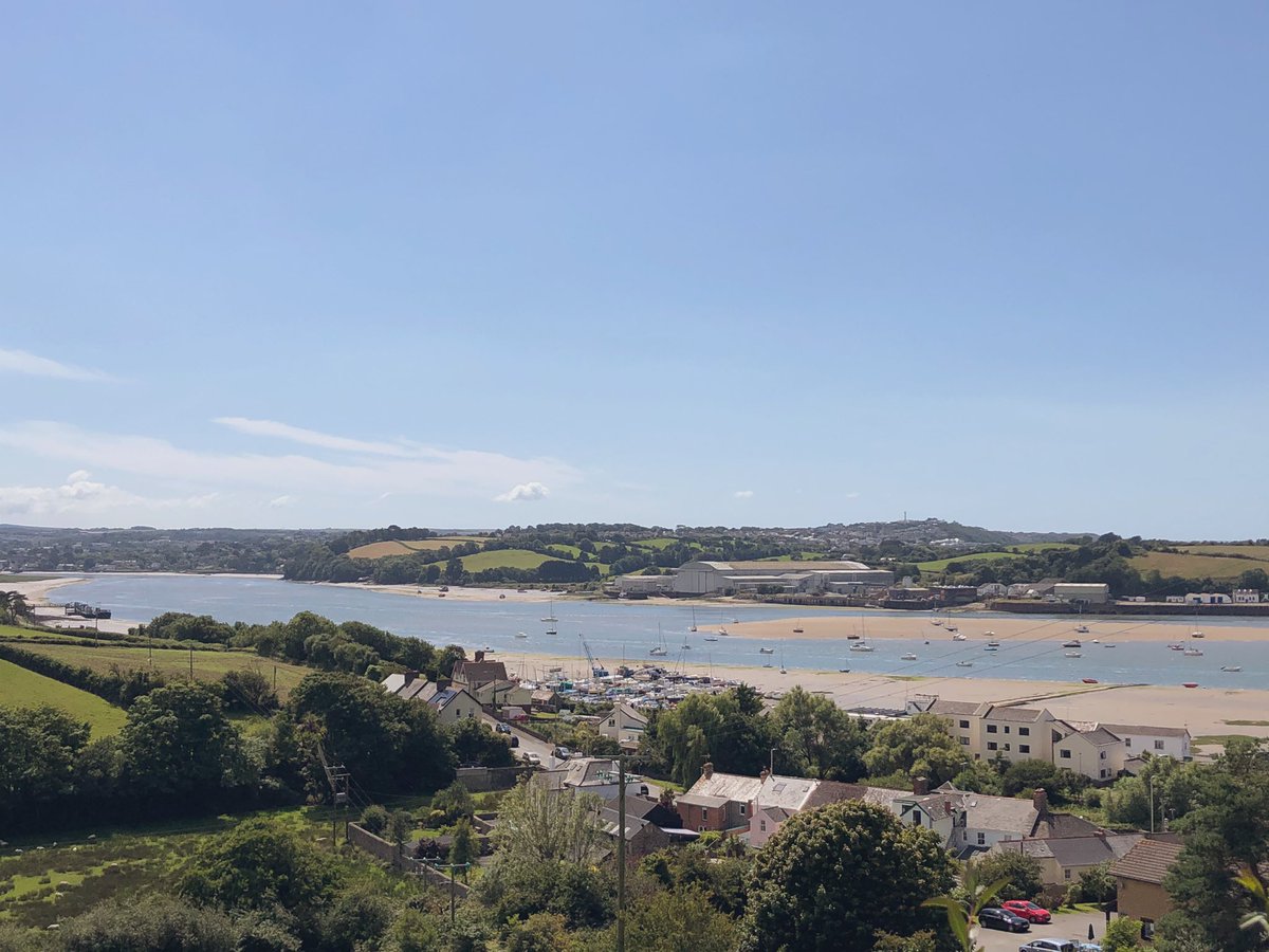 Brightsbideford's tweet photo. Instow showing off in the sunshine! Views from the top of the village are worth the walk. #instow #devon #northdevon #estateagent https://t.co/vFv1ogI6uD