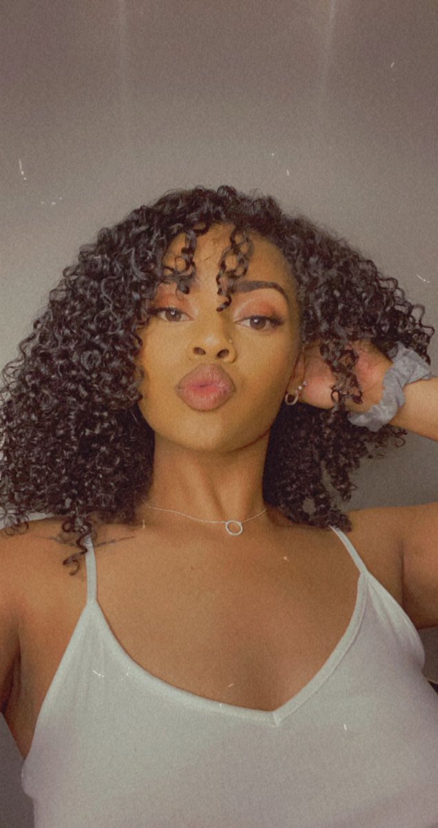 tierraafatasi_'s tweet photo. sharing my curls while the tl sleep🤎 https://t.co/jhYyGhijYq