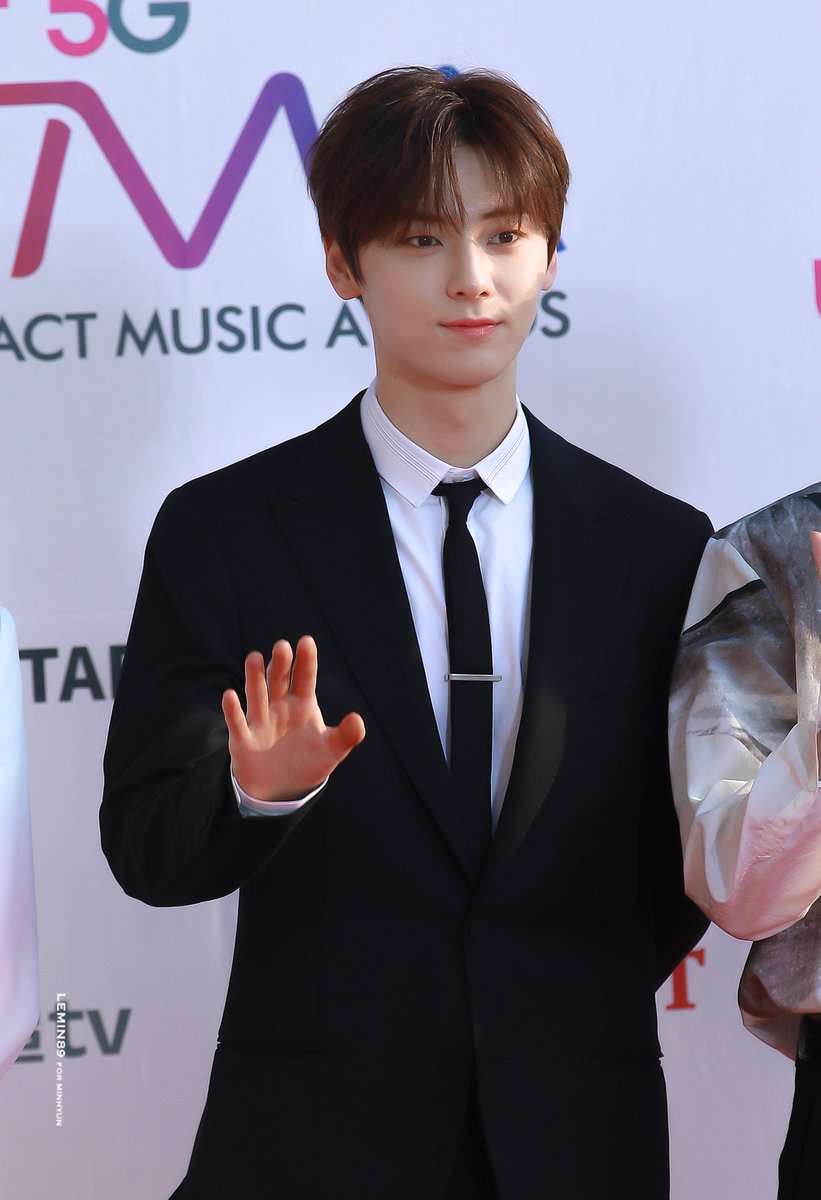 lemin89's tweet photo. 190424 TMA 💙

#황민현 #민현 #뉴이스트 #MINHYUN #HWANGMINHYUN #NUEST https://t.co/sqb2W6c5Ll