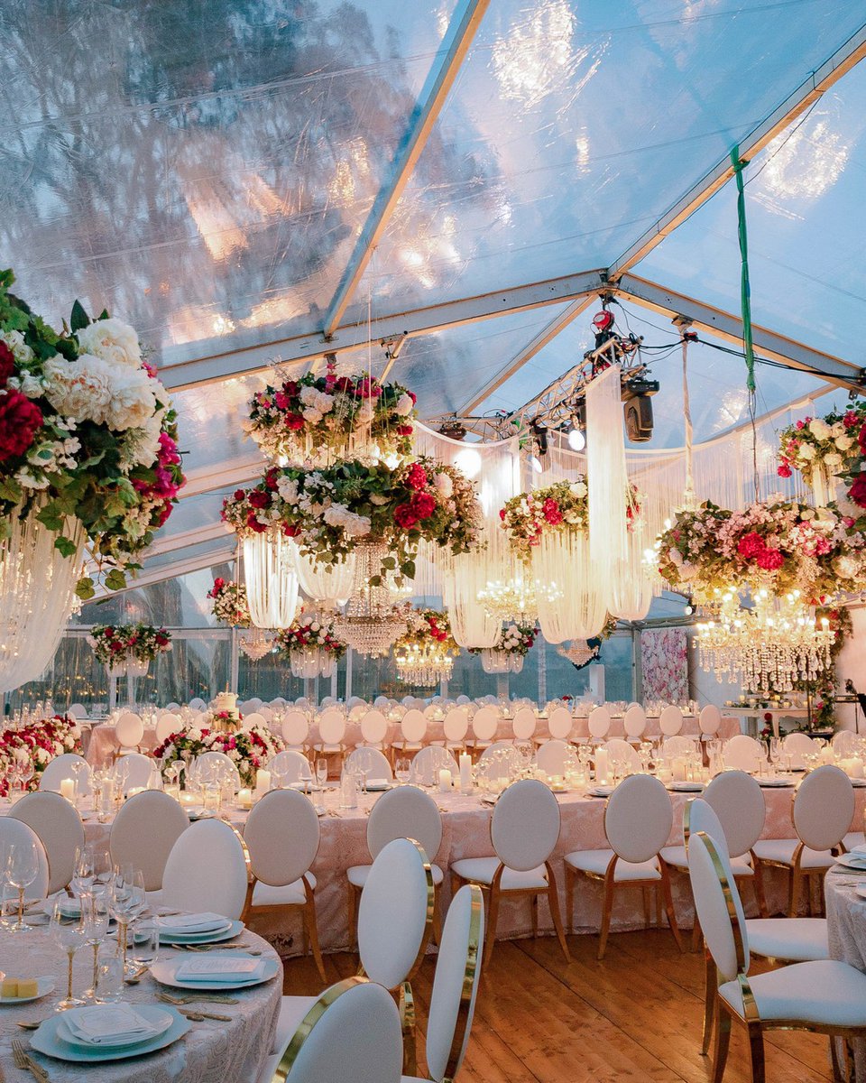 We love styling a chic marquee wedding under the stars, especially when it includes long banquet tables and golden lights 🥂Simply gorgeous!

See on Insta: zpr.io/HfDzg