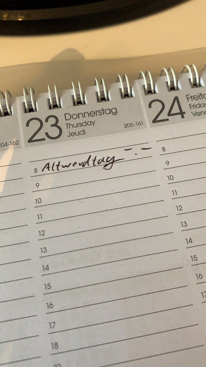 mimmiklausmeyer's tweet photo. Wenn dein Freund seinen Geburtstag im Kalender mit „Altwerdtag“ kennzeichnet #27 #istfast30 https://t.co/BiOGxDCFD2