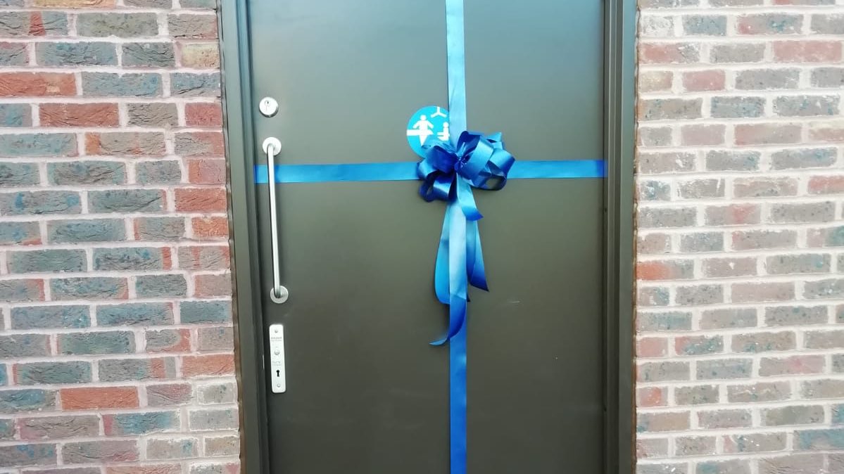 bexleynews's tweet photo. The Government has announced that #ChangingPlaces #bathrooms will be mandatory in new building from 2021.

In #Bexley our #Conservative Council was the first Council in the whole of #London to add a changing places bathroom - in #Bexleyheath and Central Library.✔️ https://t.co/ztQ8WnbqUM