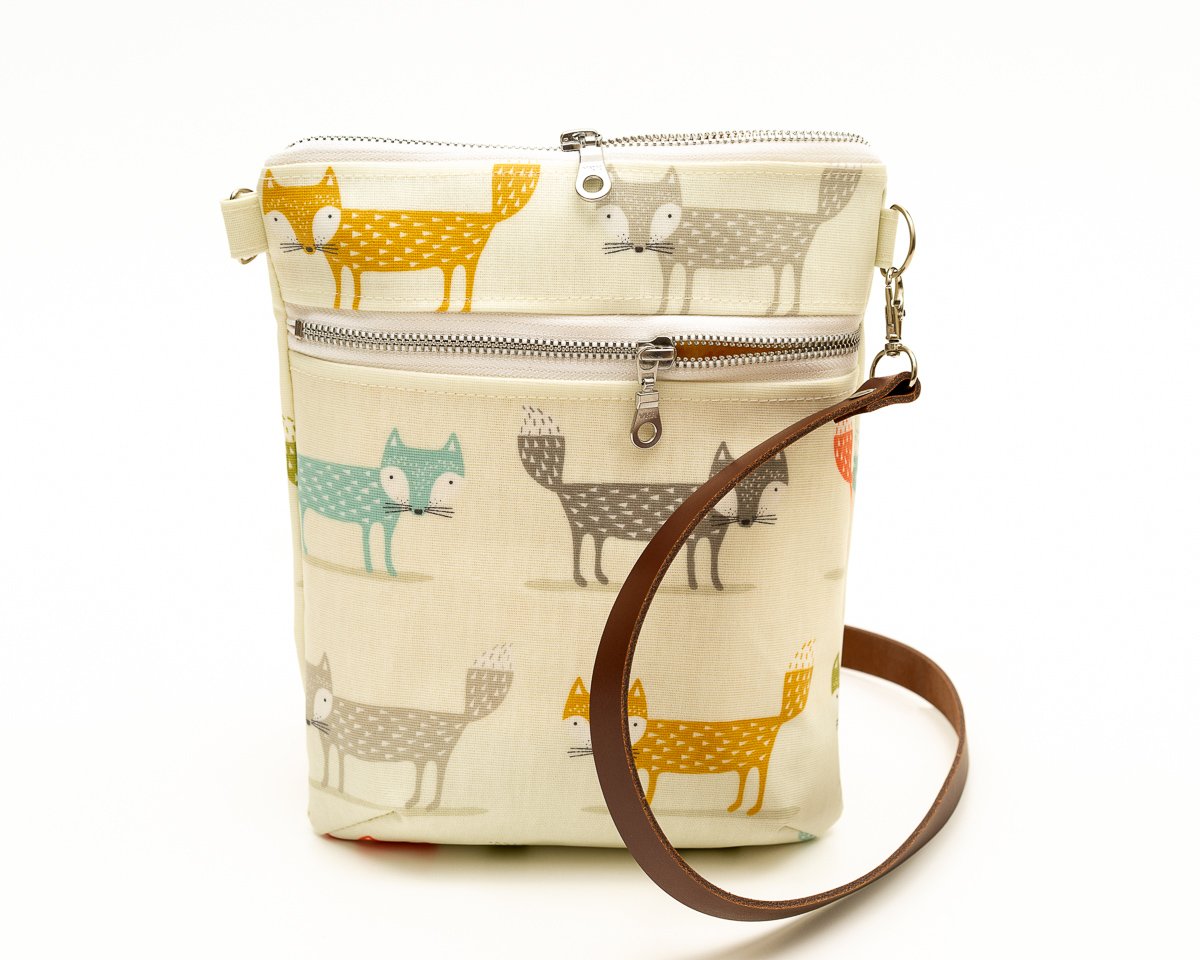 CosimacraftsSue's tweet photo. Come rain or shine this cute bag is made from a gorgeous, soft to the touch, showerproof, matt oilcloth. Lovely as a #gift or #treatyoself
#HandmadeHour #SmallBiz
https://t.co/QYdrPA8ijg https://t.co/fG3g3QoRZx