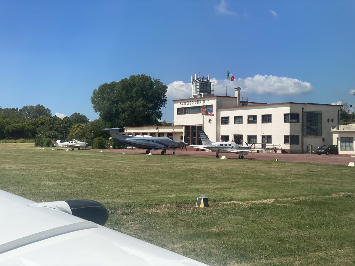 pilot_george_'s tweet photo. Flight over to Venice yesterday in the @flyTBM TBM 850 from @LBH_Airport, landing on the Lido and the grass strip there. My first landing on grass in the TBM! #avgeek #aviation #pilotlife #TBM850 #TBMWing https://t.co/fTOwpDhn3a