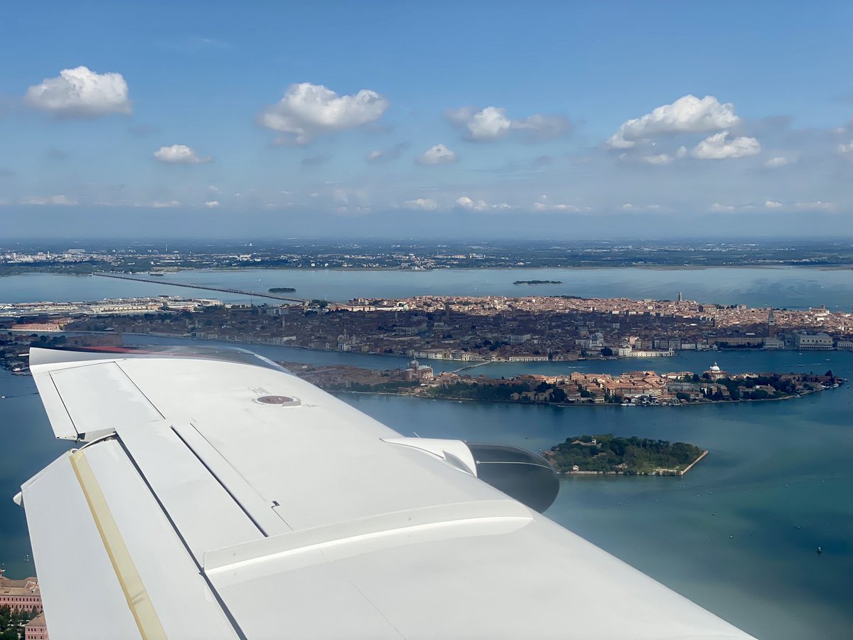 pilot_george_'s tweet photo. Flight over to Venice yesterday in the @flyTBM TBM 850 from @LBH_Airport, landing on the Lido and the grass strip there. My first landing on grass in the TBM! #avgeek #aviation #pilotlife #TBM850 #TBMWing https://t.co/fTOwpDhn3a