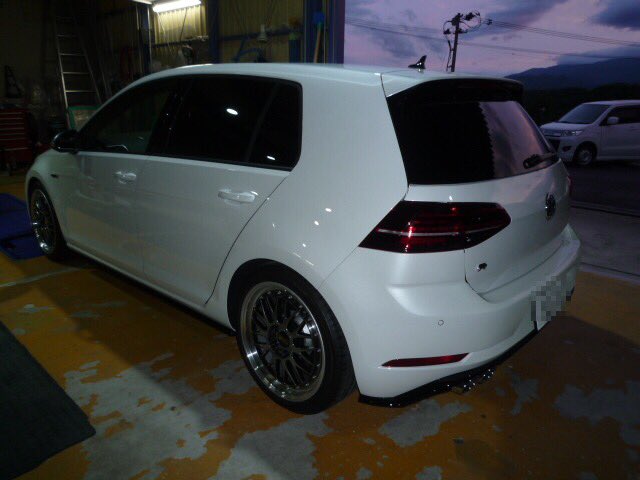 BeatEmotion1071's tweet photo. ゴルフRスプリング交換しました。
少し下がってカッコ良くなった〜
#ゴルフR #ゴルフ7
#フォルクスワーゲン
#VW #volkswagen 
#COX #スプリング
#オホモダチ
#MアンドS #福島
#鈑金 #塗装
#ショーアップビートエモーション  @ ショーアップビートエモーション https://t.co/TdVuZTmKVH