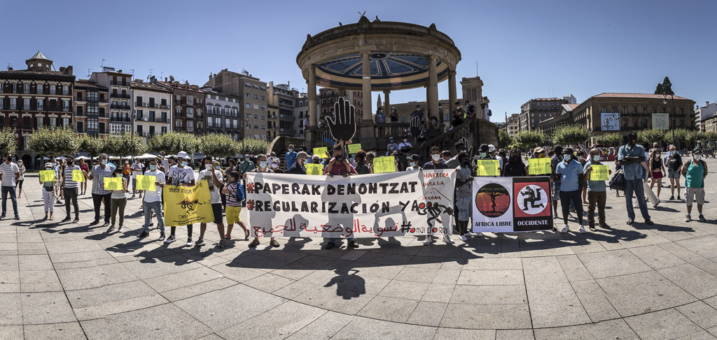 Ayer  en #Bilbao, #Iruñea y #Donostia reclamamos la regularización inmediata de las personas en situación irregular. #RegularizacionYa