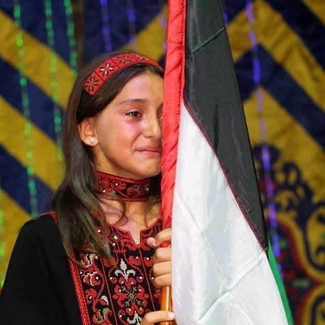 hamada_pal2020's tweet photo. This is a Palestinian girl from #Gaza, who was invited to attend a ceremony honoring outstanding students in the school, when her full name was mentioned, she remembered that her father was a martyr, and the Israeli occupation killed him in the 2014 war https://t.co/nwO2bwOM7i