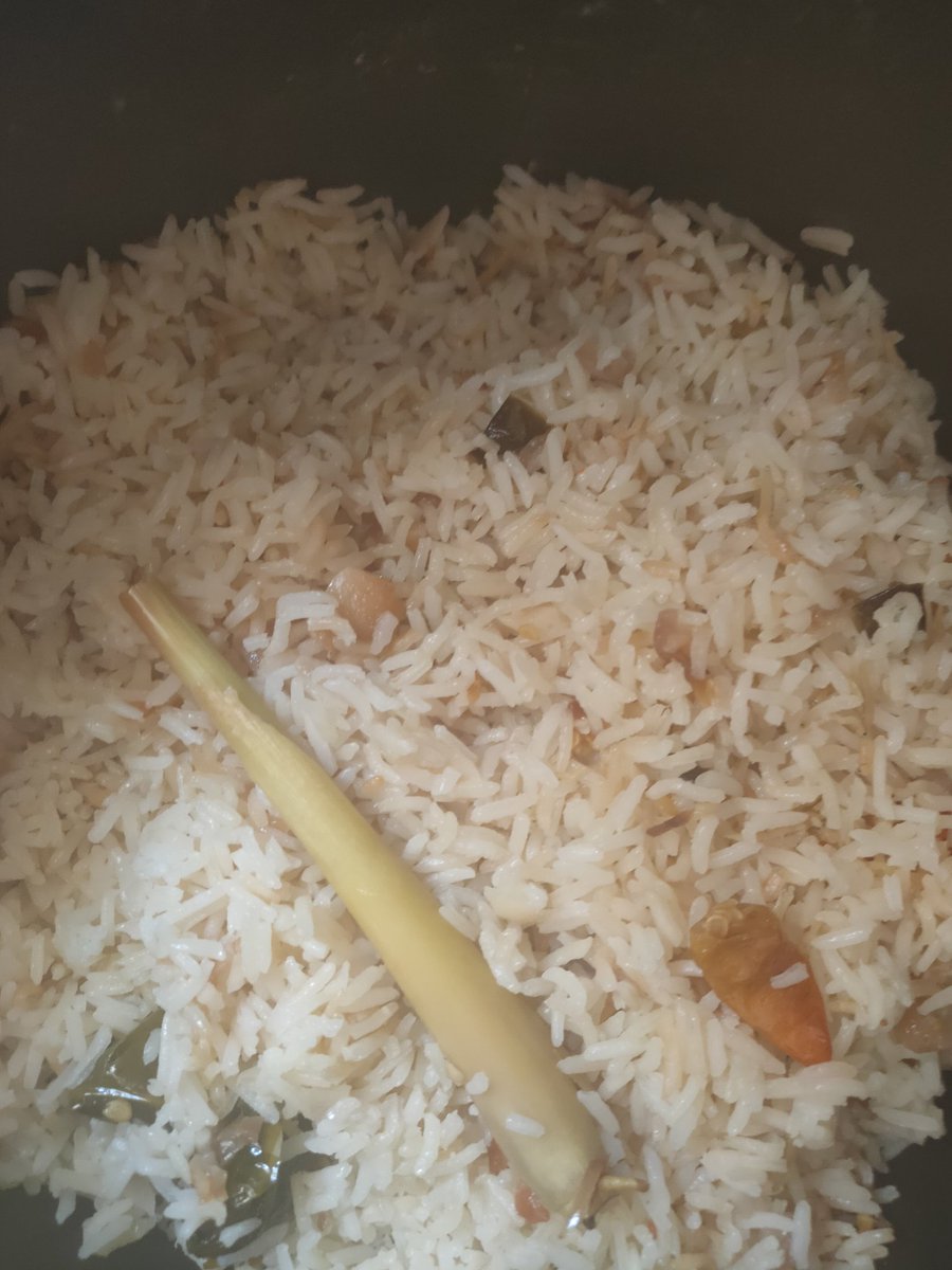 ketoprakl's tweet photo. Nasi apakah ini ? #tehranlife https://t.co/qJPm3QLcrU