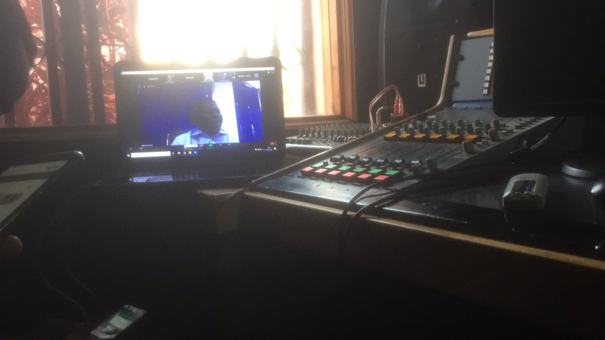 912CroozeFM's tweet photo. #CroozefmNews team is taking part in the #BroadcastingStandards #ZoomMeeting for Western Uganda organized by @UCC_Official
#CroozeMbraCity https://t.co/BA1L10JZJk