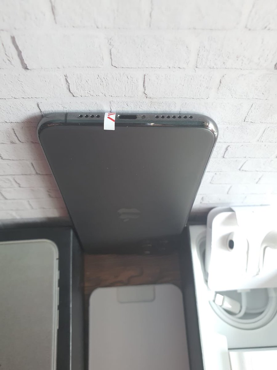 vincentkuisme's tweet photo. WTS 
iphone promax 256 gb &amp; 64 gb, mulus smw, bh 100% gprnh service gprnh bongkar. 
COD di cafe saya langsung buat garansi 3hari klo ad ap" bs refund https://t.co/TQ8E73nRA9