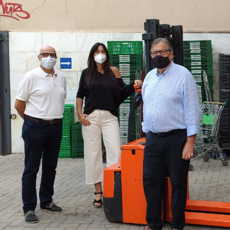 FedFallas1A's tweet photo. La @FedFallas1A continua con su labor solidaria. El pasado viernes se hizo entrega de la Transpaleta a @CasaCaridadOng 
Dar las gracias a las empresas que han colaborado y ayudado como @TurkishAirlines 
👉 https://t.co/C5EOzS7qY3 👈
#Fallas1A #ObjetivoTranspaleta https://t.co/33evCMLh0V