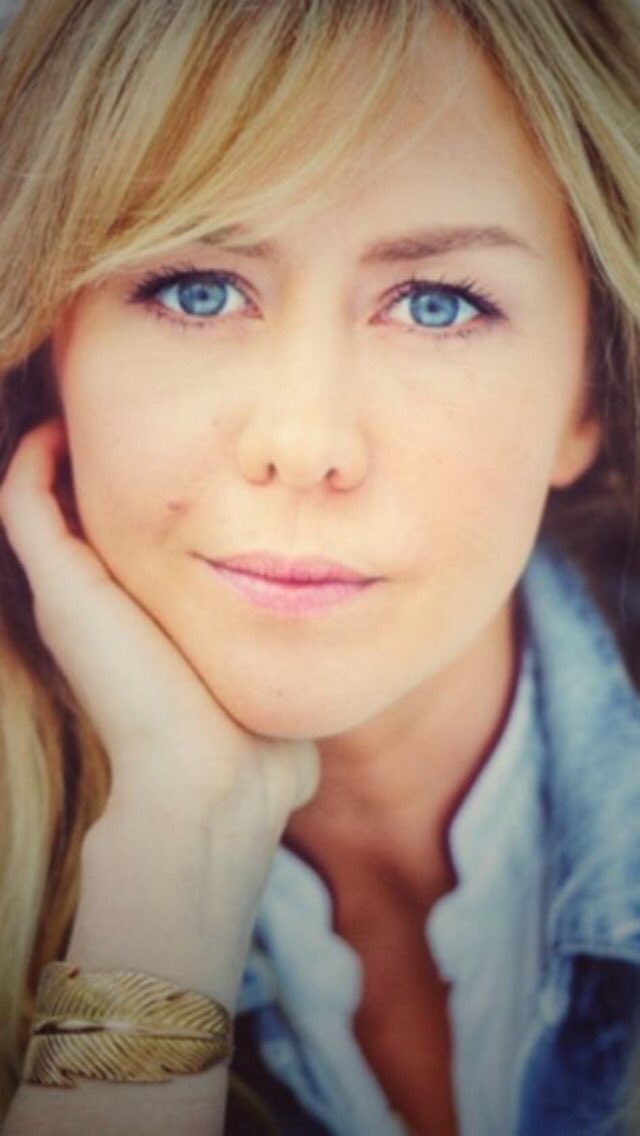 EnoraMofficiel's tweet photo. 40 .... le temps passe si vite ... profitez .... bisous doux https://t.co/tj97ghoSu2