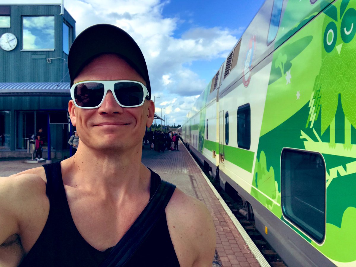 HannukainenJuho's tweet photo. Tehtiin porukalla kesäreissu #Tromssa’an ja #Levi’lle. Mahtavia kesäkohteita molemmat: keskiyön aurinko, #vuono’t, hyvät ravintolat. Paluu yöjunalla #Kolari’sta tietenkin! ☀️🇫🇮🇳🇴👏🏽 #vrmatkalla #kesämatka #suomiloma #lappi #pohjoisnorja #tromsø #visitlevi @VisitLevi @VisitTromso https://t.co/4nqLGwzWPW