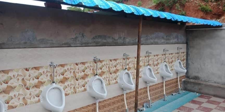 PRAKASHUTF's tweet image. నాడు-నేడు:
&amp;gt;అంద్రప్రదేశ్ లో పాఠశాలలు చరిత్ర మారనున్నది.
&amp;gt;నాడు-నేడు ద్వారా అంద్రప్రదేశ్ Y.S జగన్ గారు ప్రభుత్వం పాఠశాలలు స్వరూపంను మార్చనున్నది,కోట్లాది రూపాయలు వెచ్చించి పేదలు పాఠశాలలుకు మౌళిక సదుపాయాలు కల్పిస్తుంది
పనులు ముమ్మరంగా జరుగుతున్నాయి.

&amp;gt;ఈ దిగువ ఒక పాఠశాలను చూడండి..👇