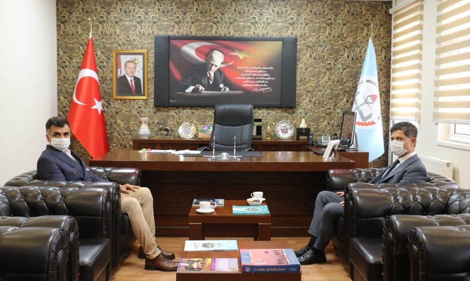 Ordu_MEM's tweet photo. Altınordu Kaymakamı Niyazi ERTEN, Müdürlüğümüze Veda Ziyaretinde Bulundu
#eğitimkentiORDU

Haber 👉 https://t.co/ILcfeKEmYe

@tcmeb @ziyaselcuk @safran1958 @cemgencoglu @okancbn @tuncaysonel @niyazi_erten @mfvargeloglu @AOrduKaymakamlk https://t.co/beDPM8TYeD