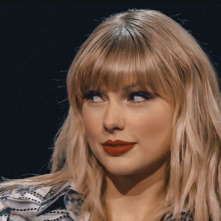 reply with '#MTVHottest Taylor Swift' or tayvodoo will come for you! goal: 500 replies?