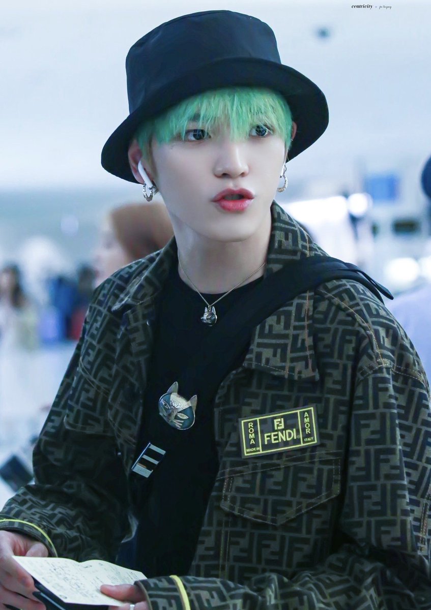 taeyong airport fashion