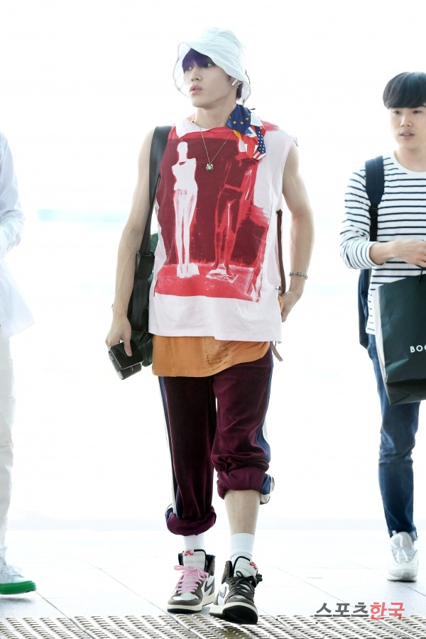 taeyong airport fashion