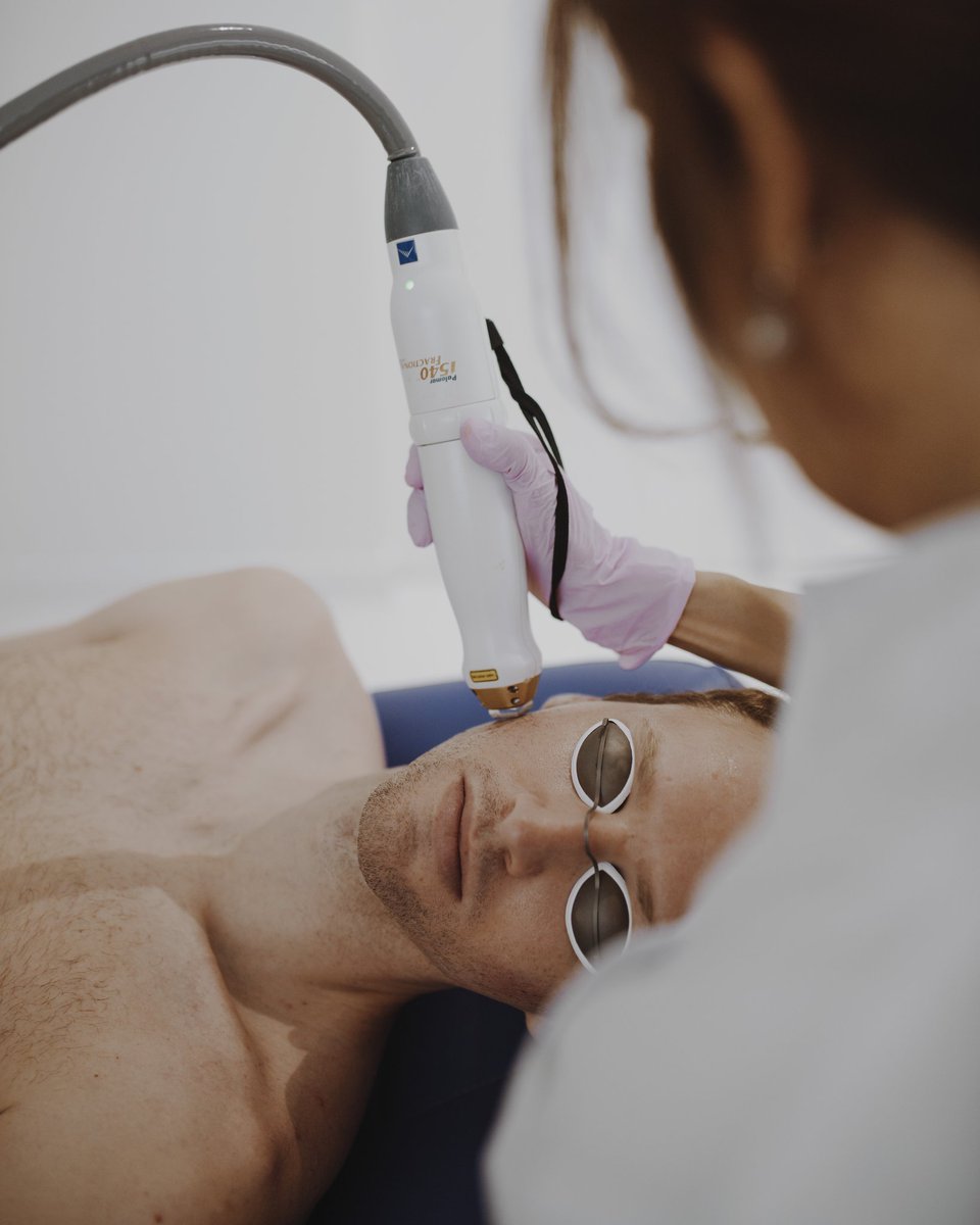CynosureSpain's tweet photo. #Icon® #ThreeForMe™ de #Cynosure es la estrella de los #TratamientosEstéticosNoInvasivos para #rejuvenecer y #prevenir los signos de la #edad. Combina #láser ➕ #LuzPulsada (#IPL) para eliminar #manchas, #arrugas, unificar el tono, reducir el poro y reafirmar. #BeautyMust 🔝 https://t.co/dHfKNnBafK