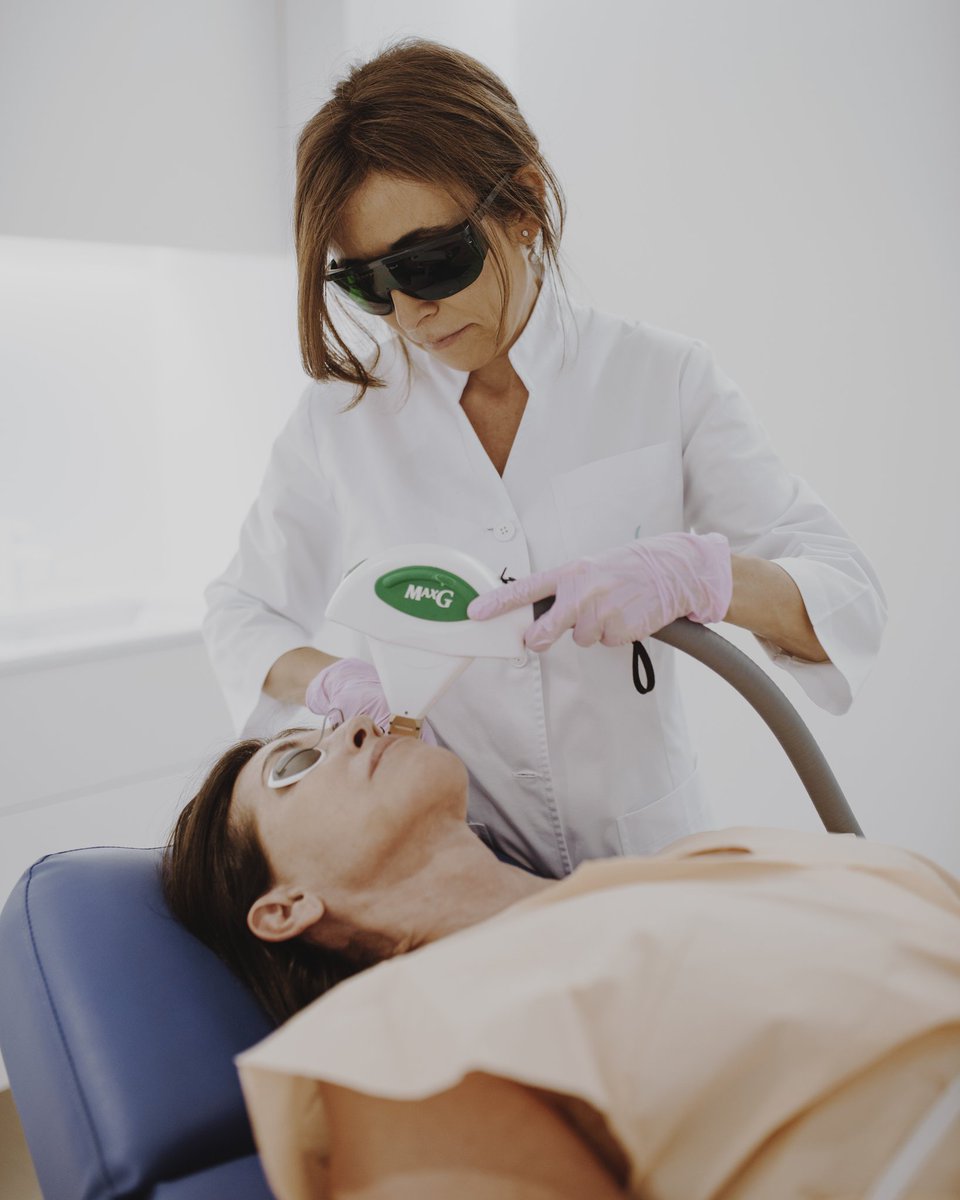 CynosureSpain's tweet photo. #Icon® #ThreeForMe™ de #Cynosure es la estrella de los #TratamientosEstéticosNoInvasivos para #rejuvenecer y #prevenir los signos de la #edad. Combina #láser ➕ #LuzPulsada (#IPL) para eliminar #manchas, #arrugas, unificar el tono, reducir el poro y reafirmar. #BeautyMust 🔝 https://t.co/dHfKNnBafK
