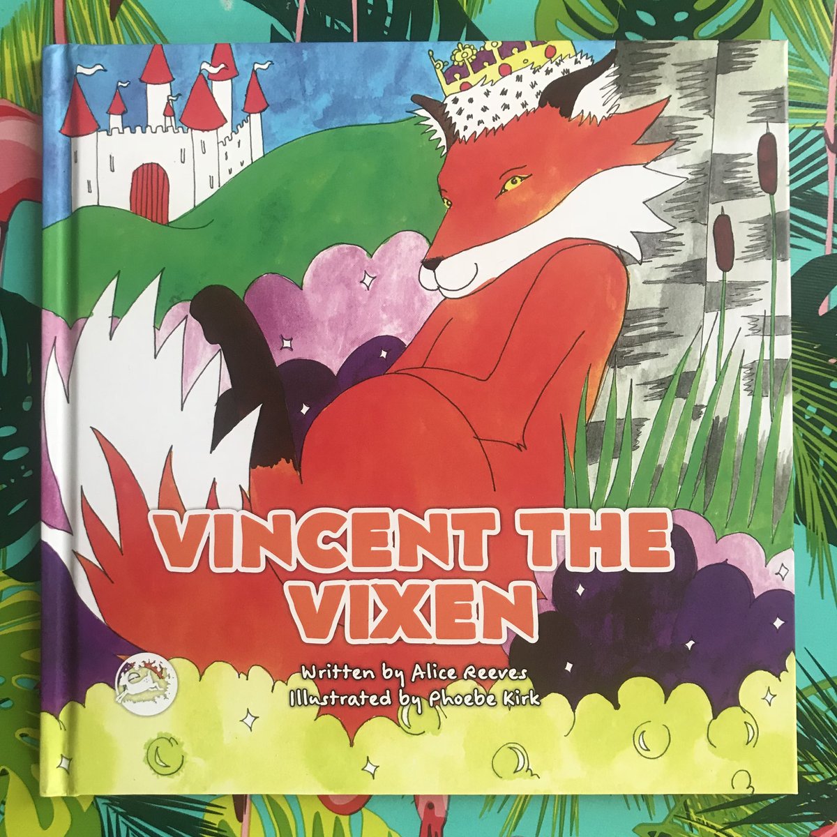 Thank you everyone that entered into our giveaway, we'll be messaging the lucky winners later on today! 
🌈🎉🦊