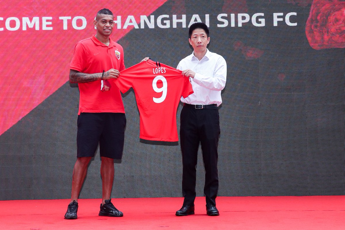 lopes10oficial's tweet photo. Apresentação oficialmente 🙏👊⚽️ @SIPG_FC https://t.co/G0CGRp4kH6